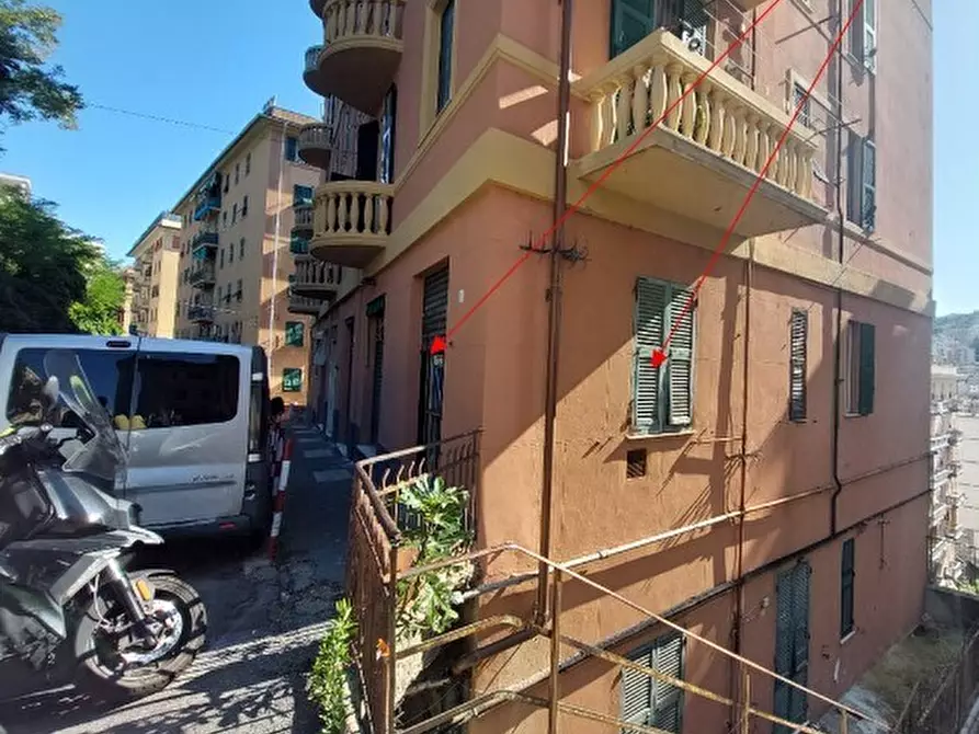 Immagine 1 di Locale commerciale in vendita  in Via Asiago 1 R a Genova
