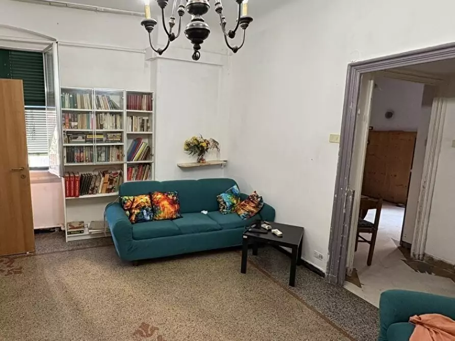 Immagine 4 di Pentalocale in vendita  in Via Gian Battista Gaulli 13 a Genova