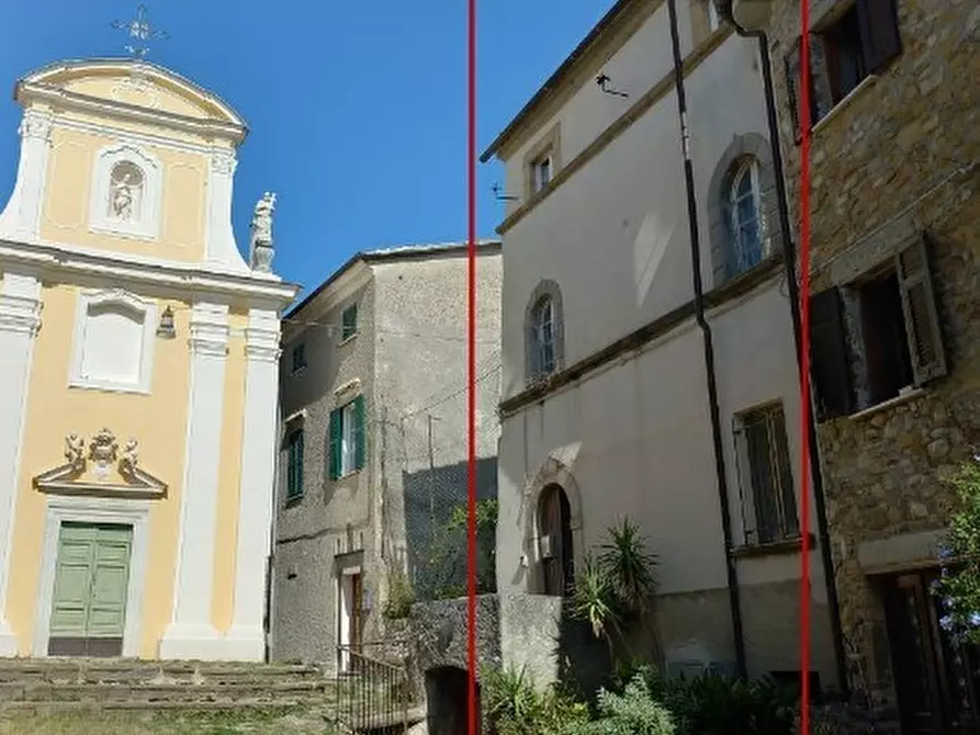 Immagine 1 di Terratetto in vendita  in Piazza della Chiesa 12 a Ortonovo