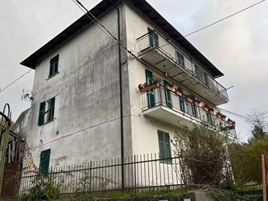 Immagine 3 di Pentalocale in vendita  in Via Ponte di Savignone 27 a Savignone