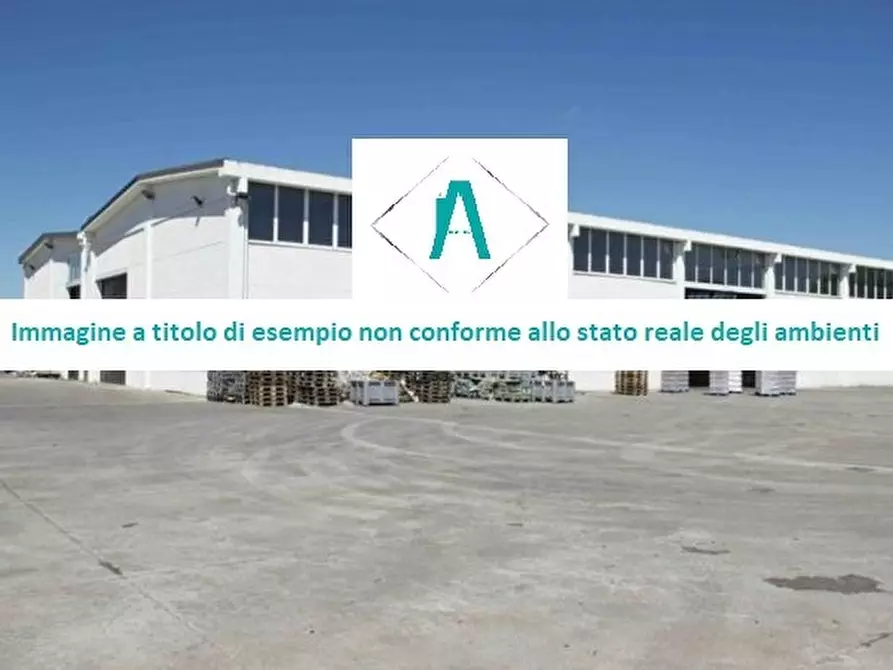 Immagine 1 di Attività artigianale in vendita  in Corso Trieste 27 a Novara