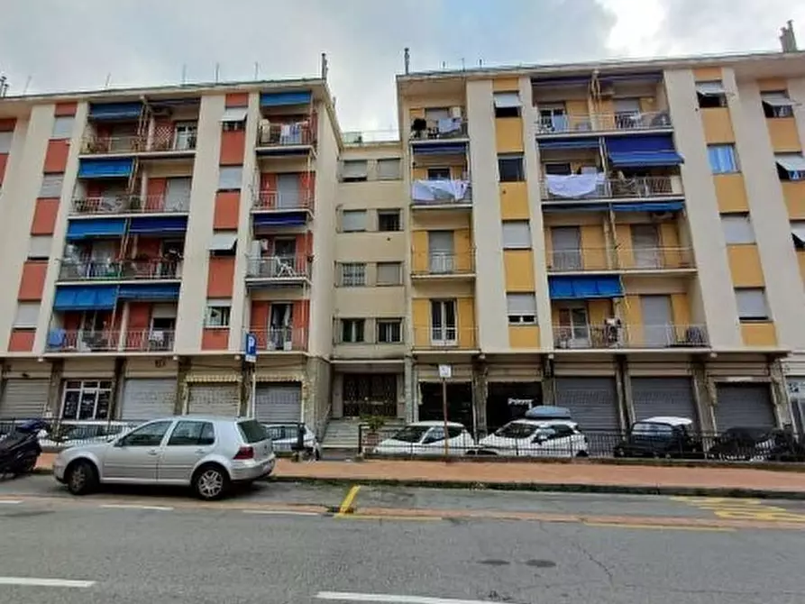 Immagine 1 di Quadrilocale in vendita  in Via del Commercio 13 a Genova