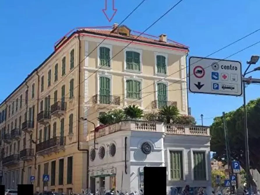 Immagine 1 di Pentalocale in vendita  in Via Nino Bixio 3 a San Remo