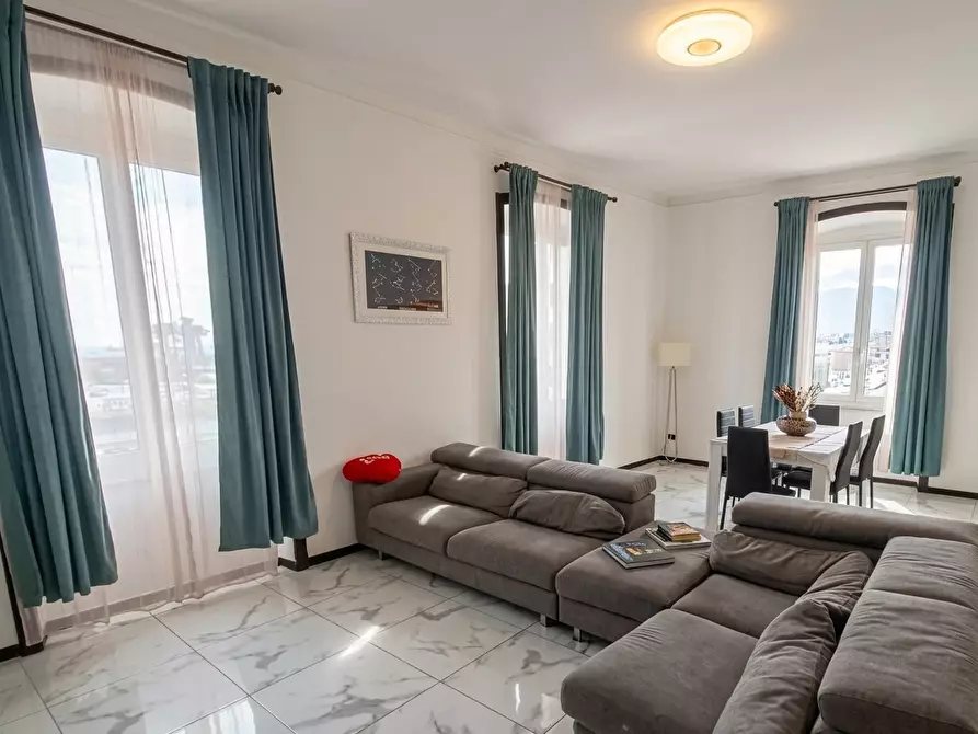 Immagine 1 di Pentalocale in vendita  in Via Sampierdarena 103 a Genova