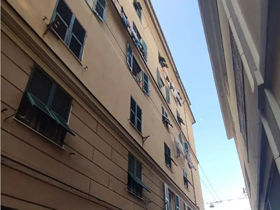 Immagine 1 di Quadrilocale in vendita  in Via Chiusone 6 a Genova