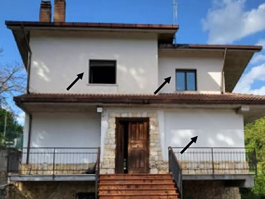 Immagine 1 di Villa in vendita  in Contrada Colle Cioffi snc a Isernia