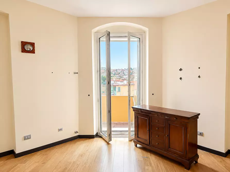 Immagine 6 di Pentalocale in vendita  in Corso Cavour 400 a La Spezia