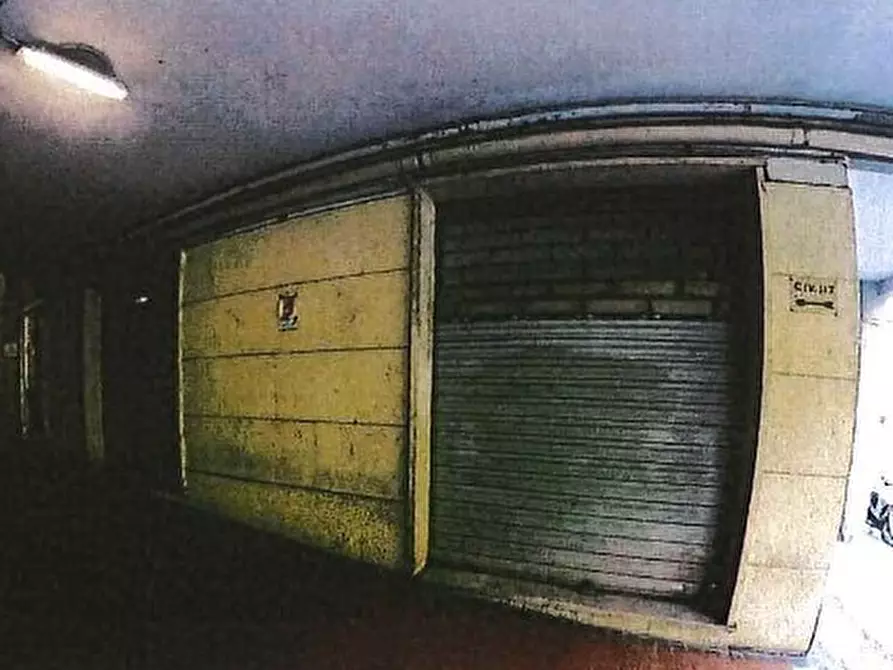 Immagine 3 di Locale commerciale in vendita  in Via Fereggiano 203A a Genova