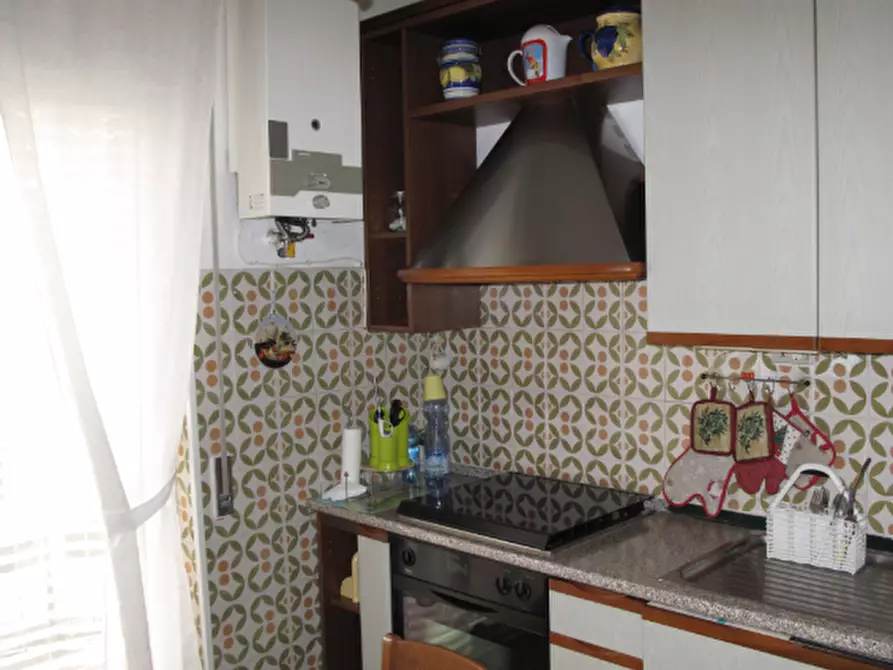 Immagine 5 di Quadrilocale in vendita  in Via Fratelli Canepa 48B a Serra Riccò