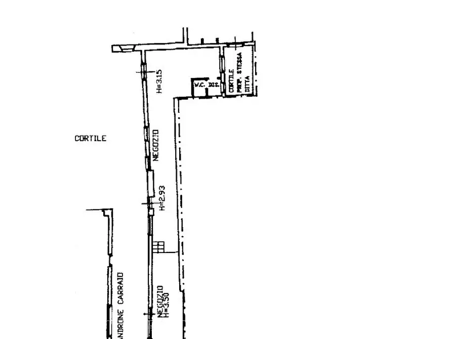 Immagine 2 di Locale commerciale in vendita  in Via Roma 11 a Valenza