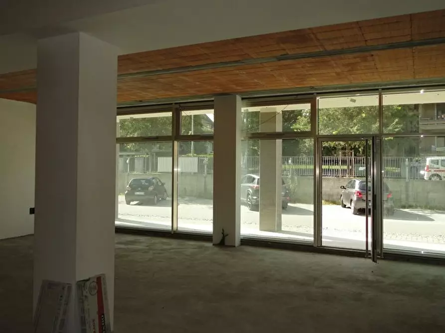 Immagine 5 di Locale commerciale in vendita  in Via Antonio Carle snc a Cuneo