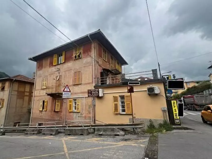Immagine 1 di Quadrilocale in vendita  in Via Campomorone 50 a Genova