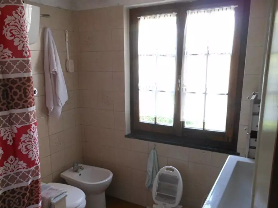 Immagine 9 di Villa in vendita  in Via Steneri 15 a Avegno