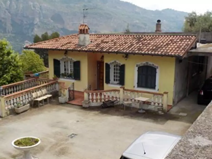 Immagine 1 di Casa bifamiliare in vendita  in Piazza della Fontana 13 a Ventimiglia