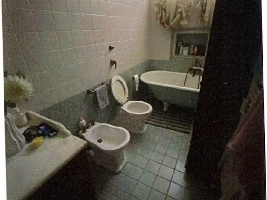 Immagine 7 di Pentalocale in vendita  in Piazza 31 Martiri 13 a Valenza