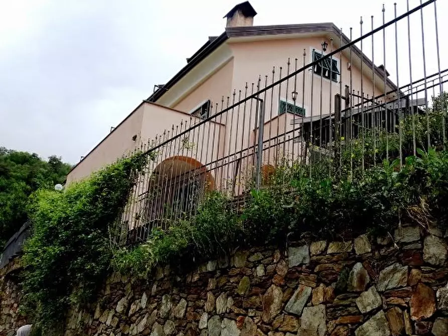 Immagine 1 di Villa in vendita  in Via Firpi 1 a Vezzi Portio