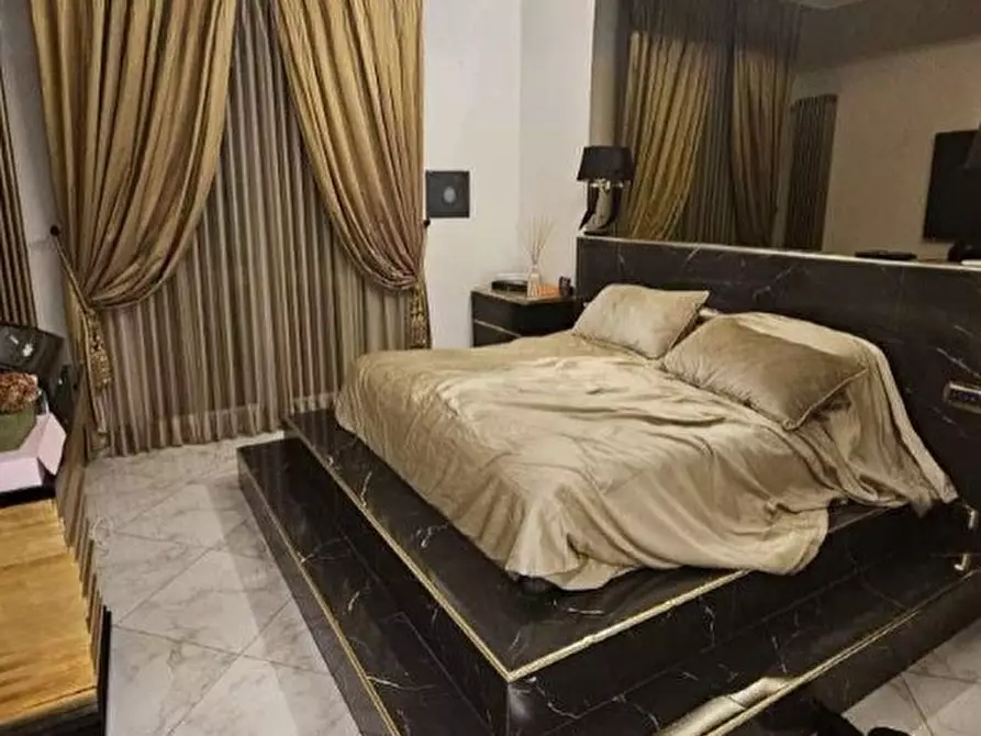 Immagine 4 di Pentalocale in vendita  in Via Persio Aulo Flacco 19 a La Spezia