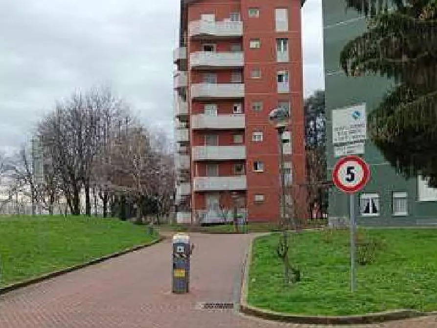 Immagine 1 di Quadrilocale in vendita  in Via Romualdo Bonfadini 98 a Milano