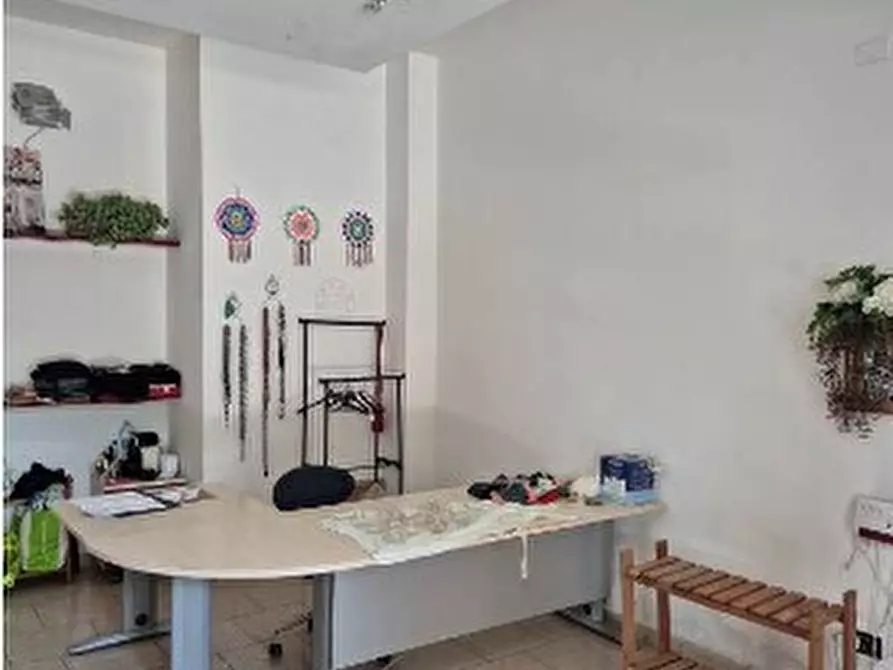 Immagine 5 di Locale commerciale in vendita  in Via dei Gazzi 51 a Loano