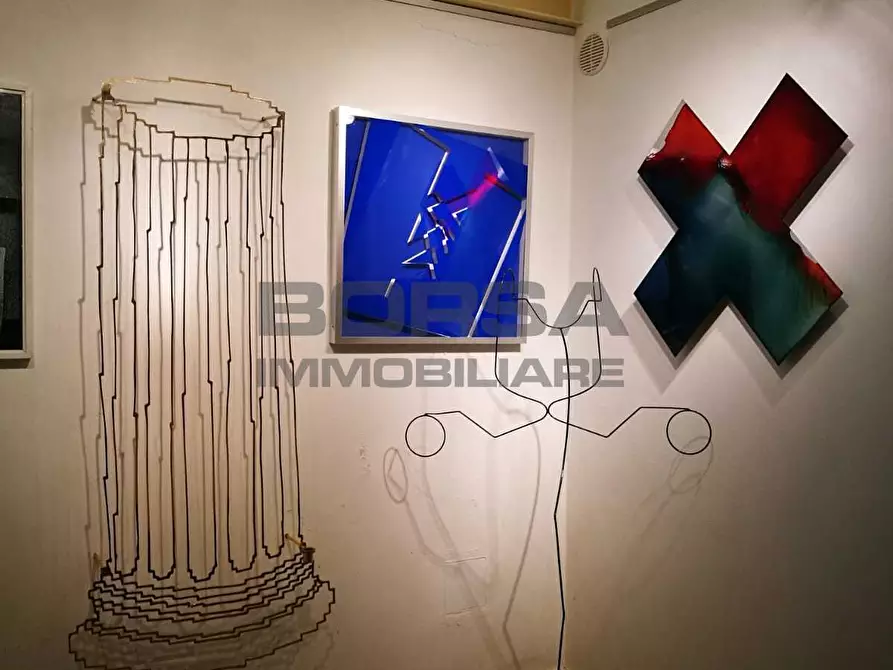 Immagine 3 di Attività commerciale in vendita  in Via Roma a Livorno