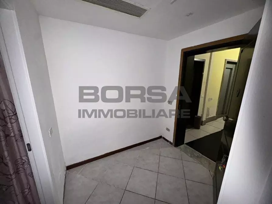 Immagine 11 di Bilocale in vendita  in Via Fagiuoli 6 a Livorno