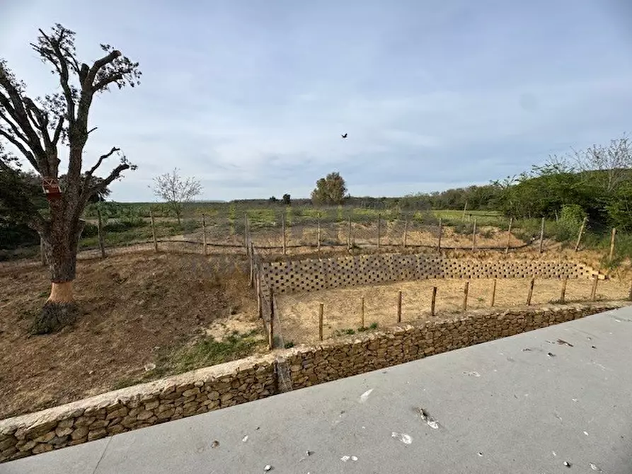 Immagine 5 di Appartamento in vendita  in Via delle Sorgenti 402 a Livorno