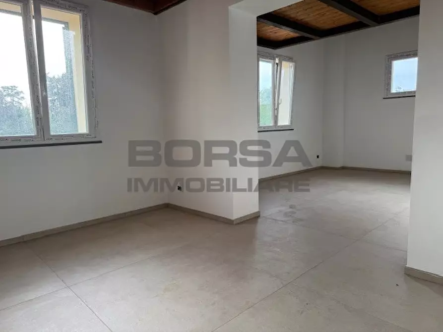 Immagine 1 di Quadrilocale in vendita  in Via delle Sorgenti 402 a Livorno