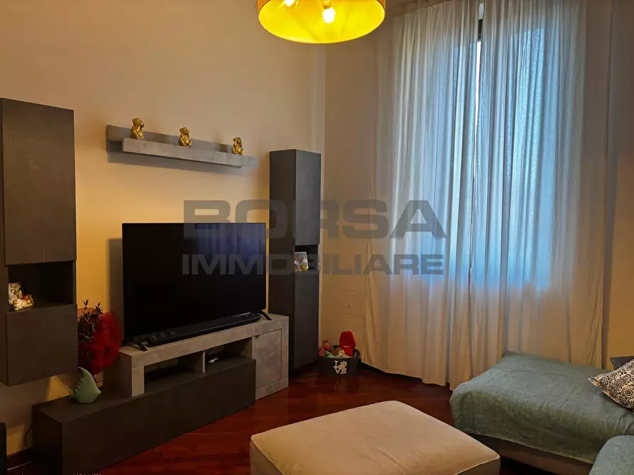 Immagine 15 di Trilocale in vendita  in Viale Giosuè Carducci 47 a Livorno