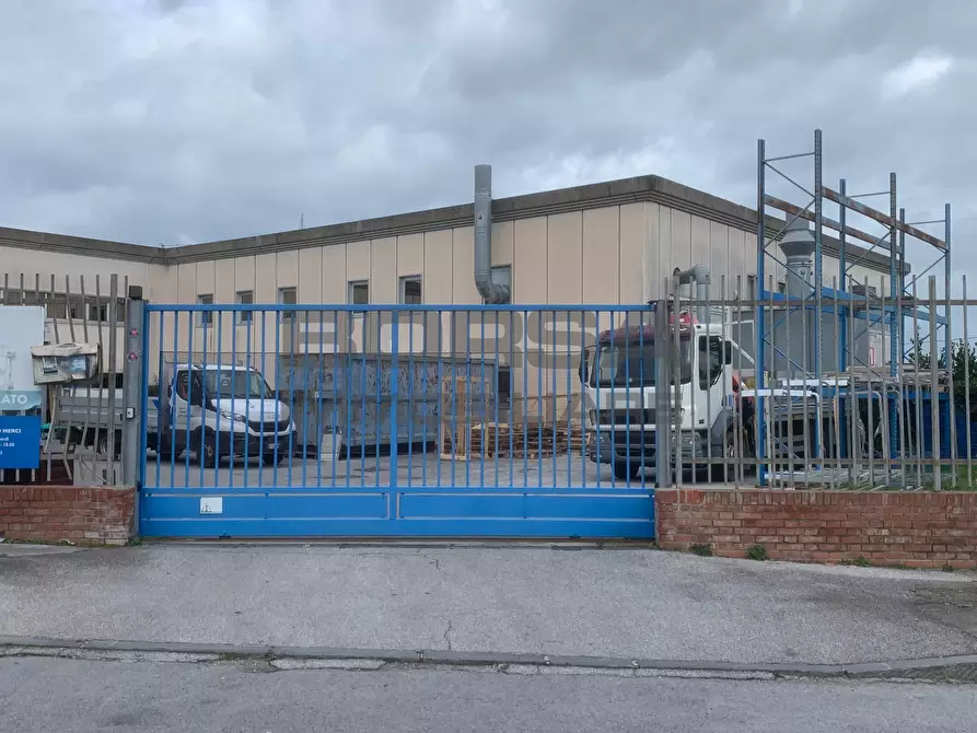 Immagine 13 di Capannone industriale in vendita  in Via Dell'artigianato 300 a Livorno