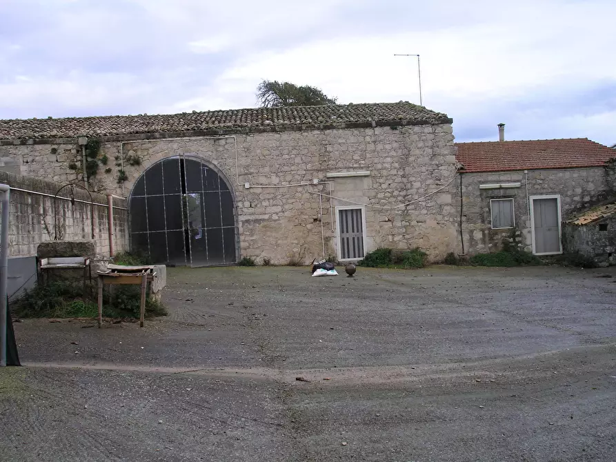 Immagine 8 di Rustico / casale in vendita  a Ragusa