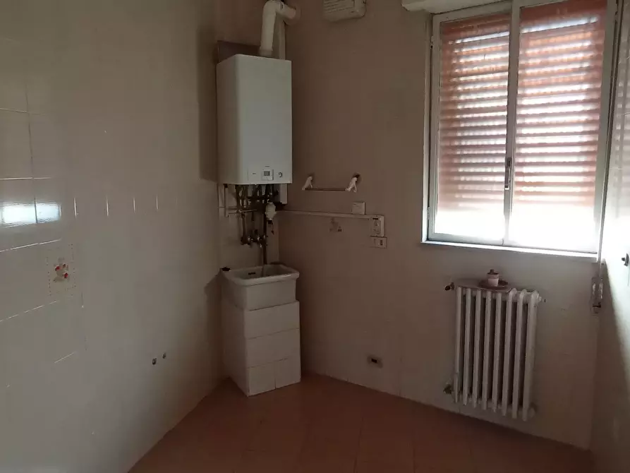 Immagine 12 di Pentalocale in affitto  a Ragusa