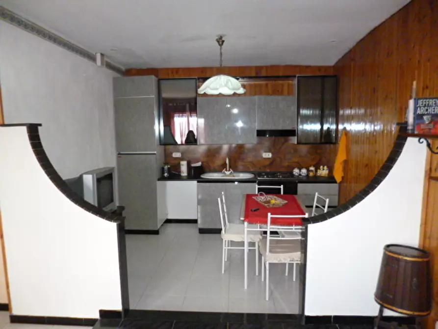 Immagine 10 di Quadrilocale in affitto  a Ragusa