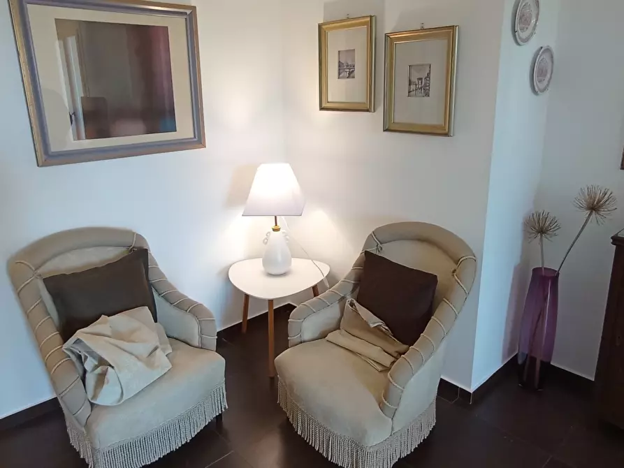 Immagine 8 di Pentalocale in affitto  a Ragusa