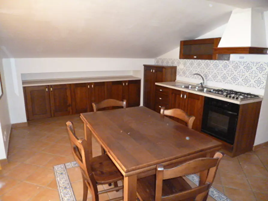 Immagine 11 di Mansarda in affitto  a Ragusa