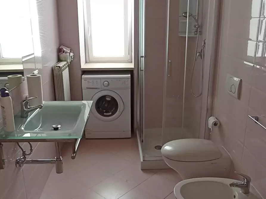 Immagine 12 di Quadrilocale in affitto  a Ragusa