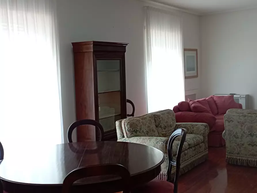 Immagine 5 di Pentalocale in vendita  a Ragusa