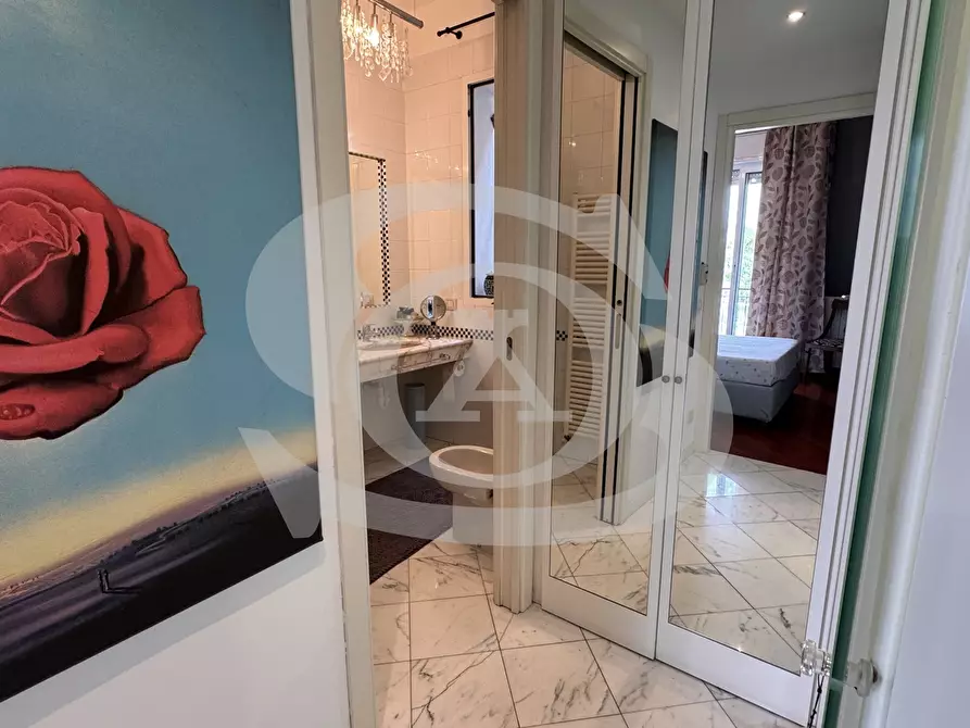 Immagine 35 di Bilocale in vendita  in Viale dei pepi 1 a Ospedaletti