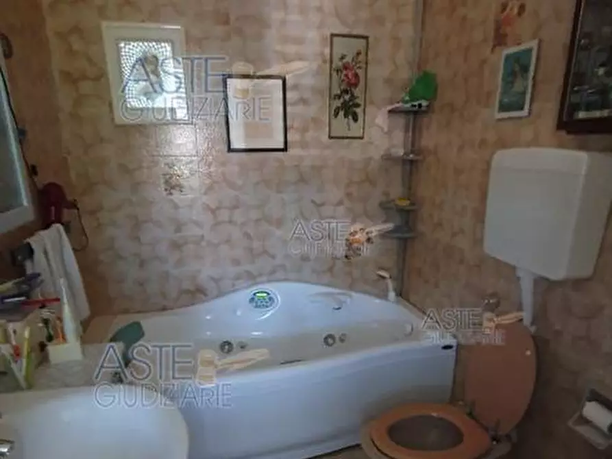 Immagine 4 di Villa in vendita  a Misano Adriatico