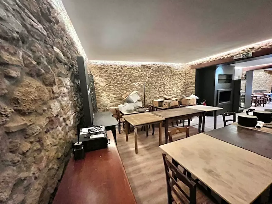 Immagine 33 di Locale commerciale in vendita  a Bertinoro