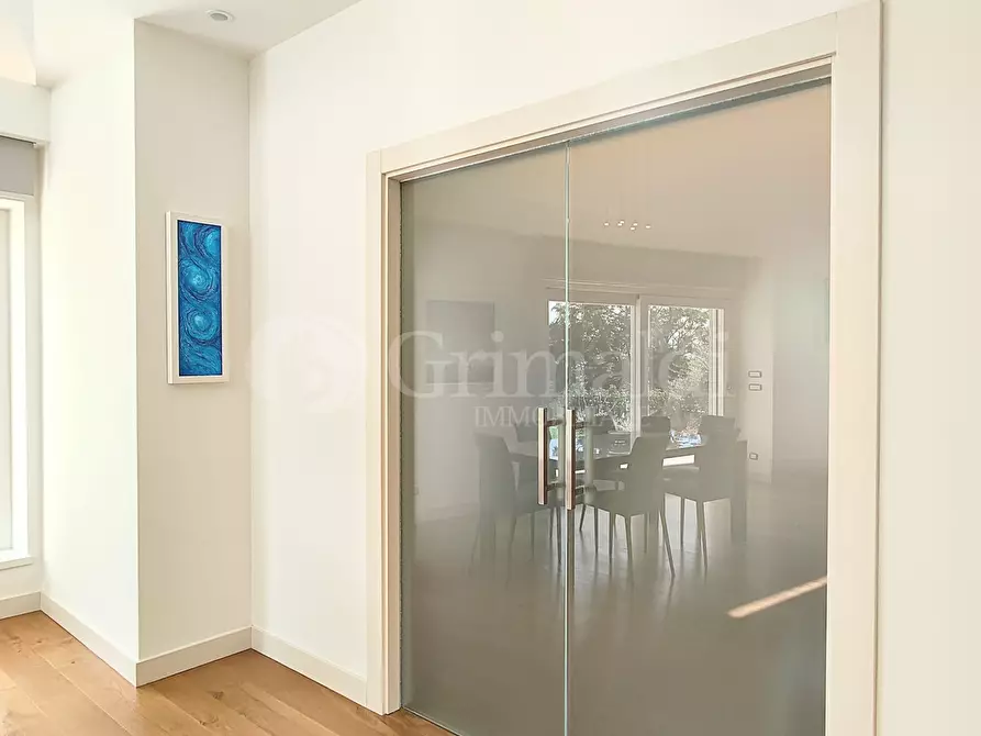 Immagine 12 di Villa in vendita  a Anzio