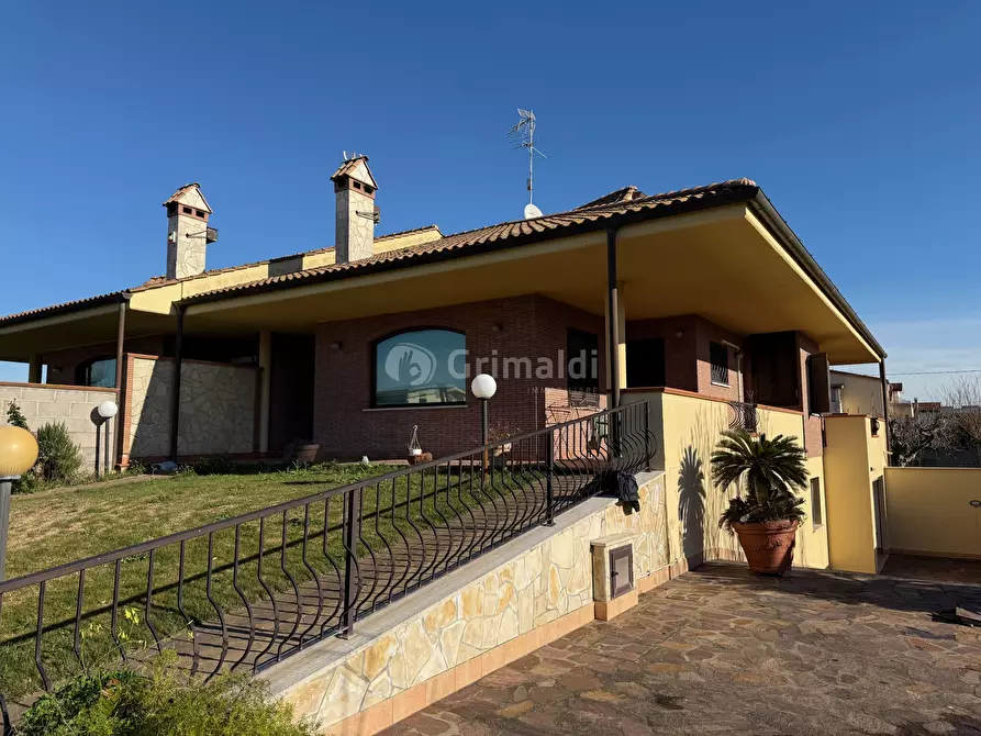 Immagine 1 di Casa bifamiliare in affitto  in Via Tagliamento 18 a Nettuno