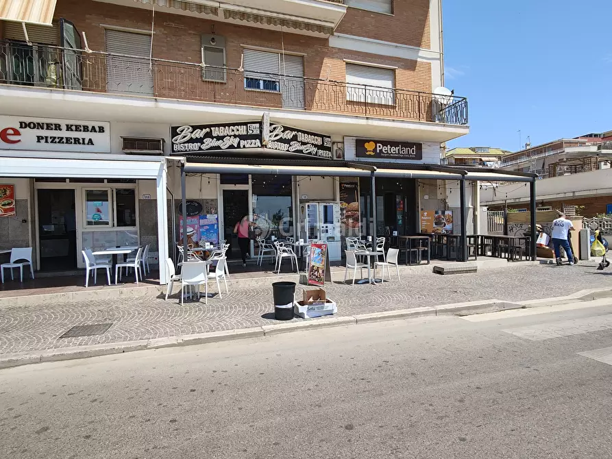 Immagine 26 di Attività commerciale in vendita  in Viale Giacomo Matteotti 117 a Nettuno