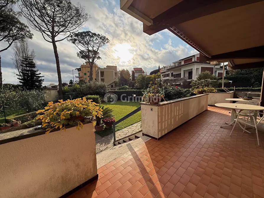 Immagine 28 di Quadrilocale in vendita  in Via Circeo 6 a Anzio