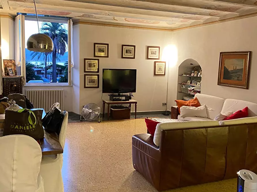 Immagine 1 di Appartamento in vendita  in Piazza Giacomo Matteotti 22 a Sestri Levante