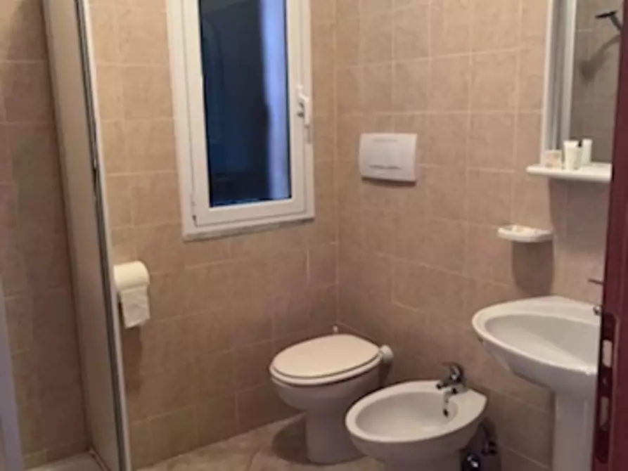 Immagine 9 di Albergo/B&B/Residence in vendita  in Via Giacomo Leopardi 10 a Carro