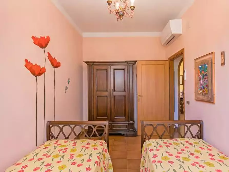 Immagine 9 di Trilocale in vendita  a Rosignano Marittimo