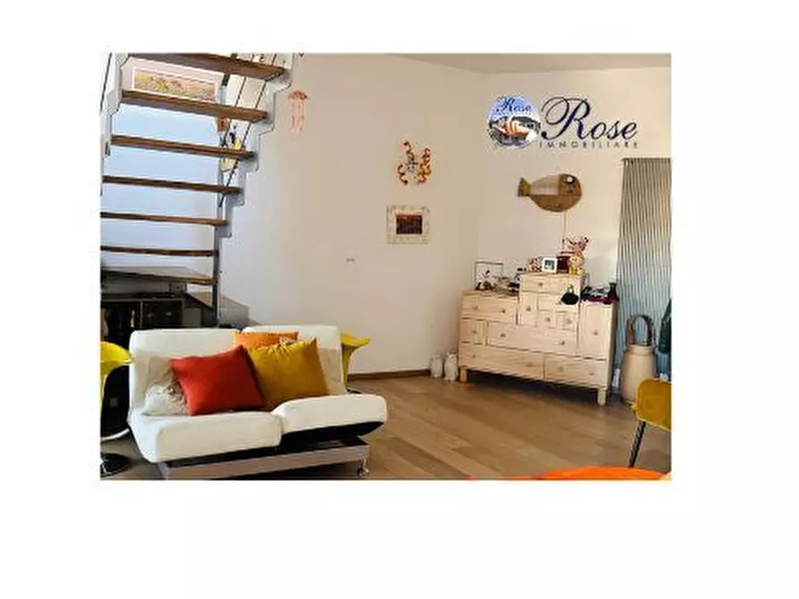 Immagine 2 di Attico in vendita  a Livorno