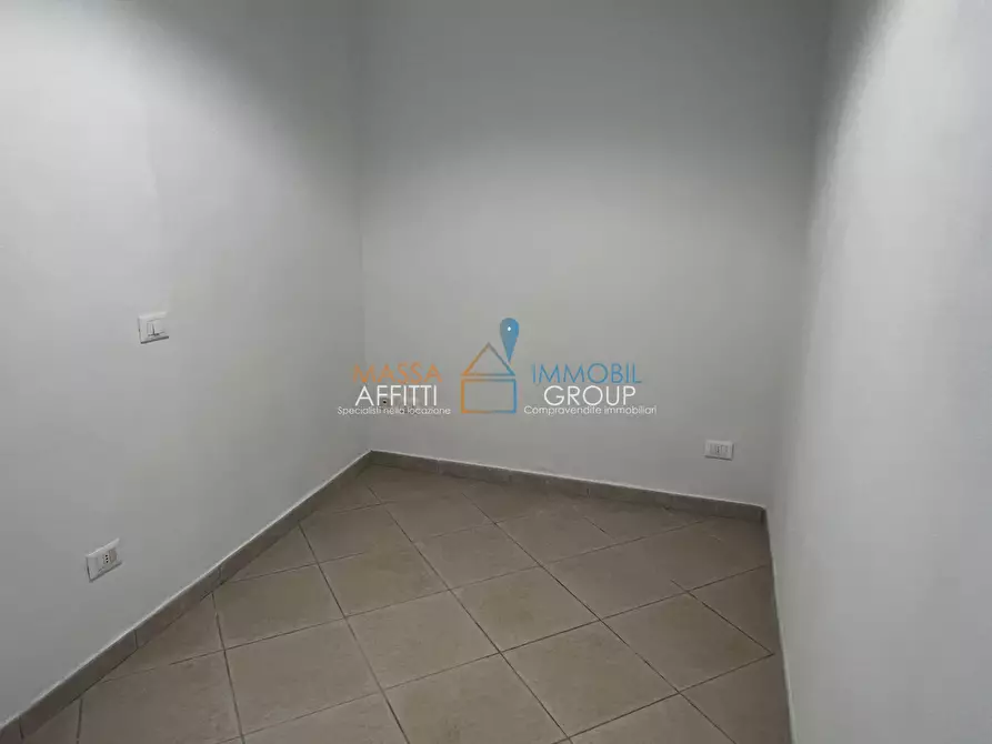 Immagine 10 di Trilocale in vendita  in Viale Giacomo Puccini 4 a Massa