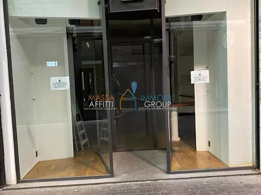Immagine 9 di Locale commerciale in vendita  in Via Poggiolo 8 a Massa