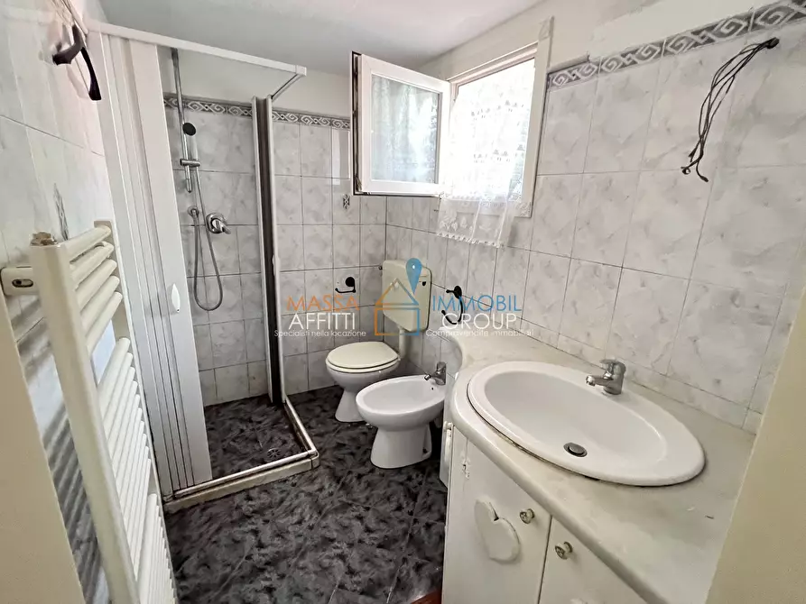 Immagine 34 di Casa semindipendente in vendita  in Via Felice Cavallotti 33 a Massa